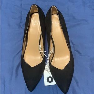 A NEW DAY Sz 9 black velvet heels